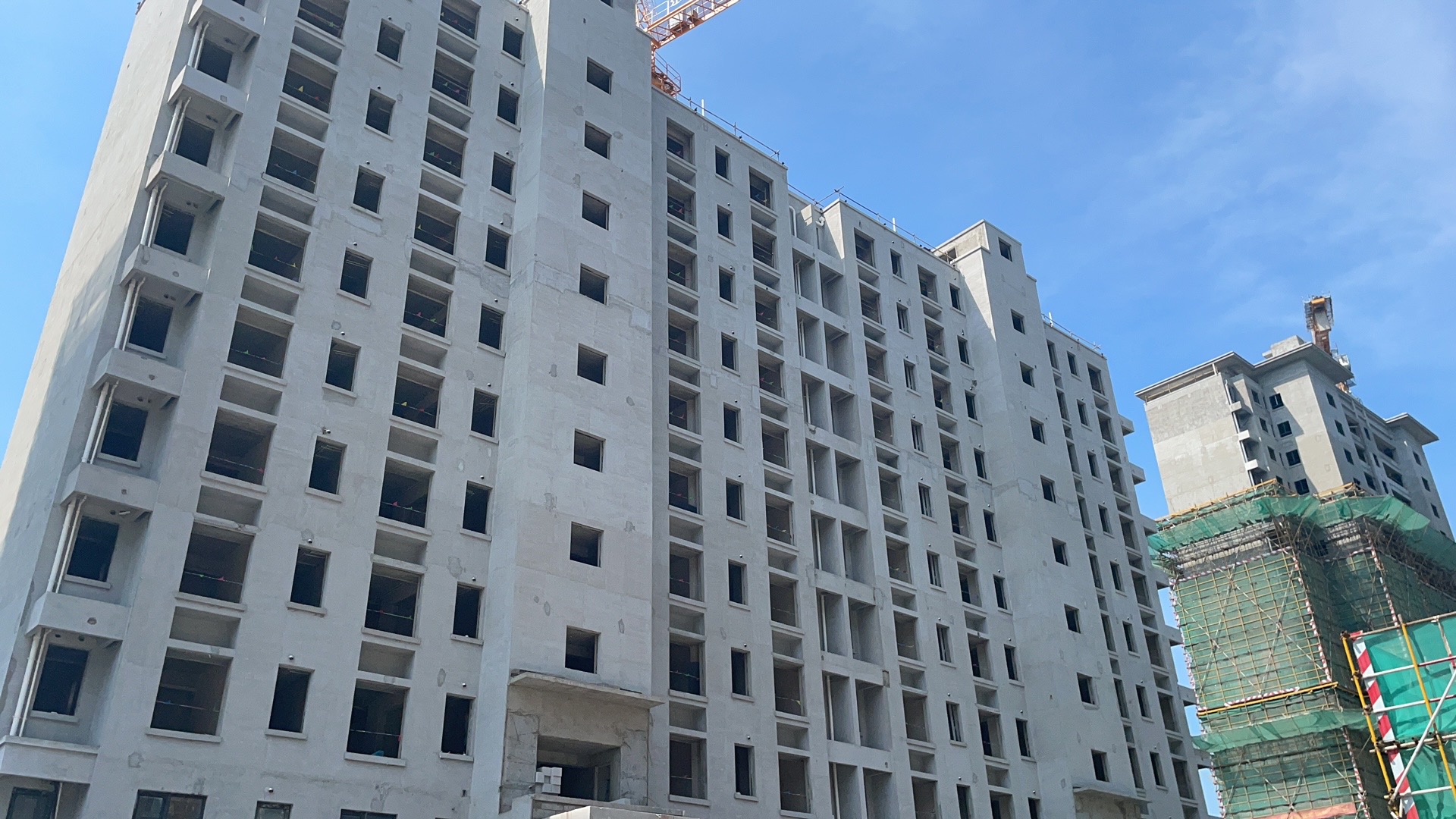 我們是一家集工業(yè)與民用建設、安裝、裝修裝飾、地基與基礎、大型土石方、市場開發(fā)為一體的施工總承包企業(yè)。